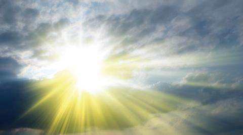 Sunlight between the clouds